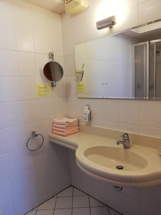 Classic Hotel Kaarst Ngoại thất bức ảnh