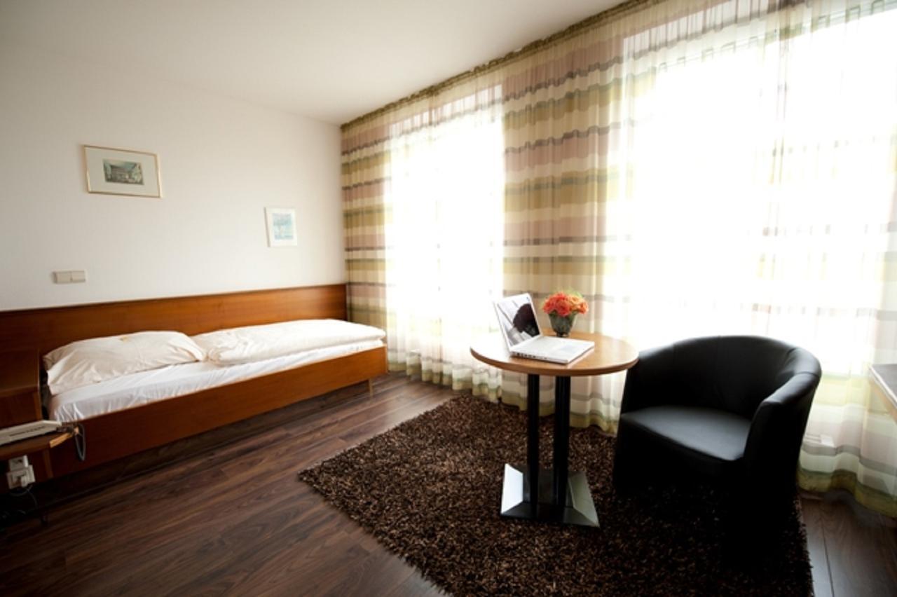 Classic Hotel Kaarst Ngoại thất bức ảnh