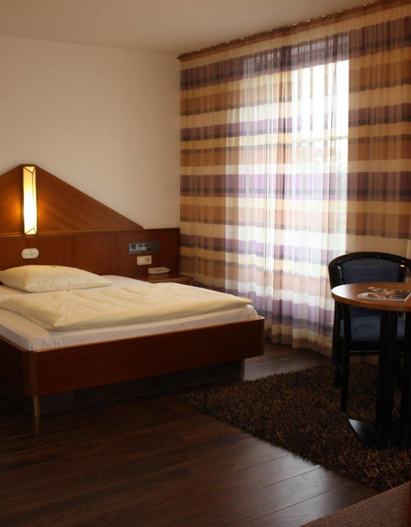 Classic Hotel Kaarst Ngoại thất bức ảnh